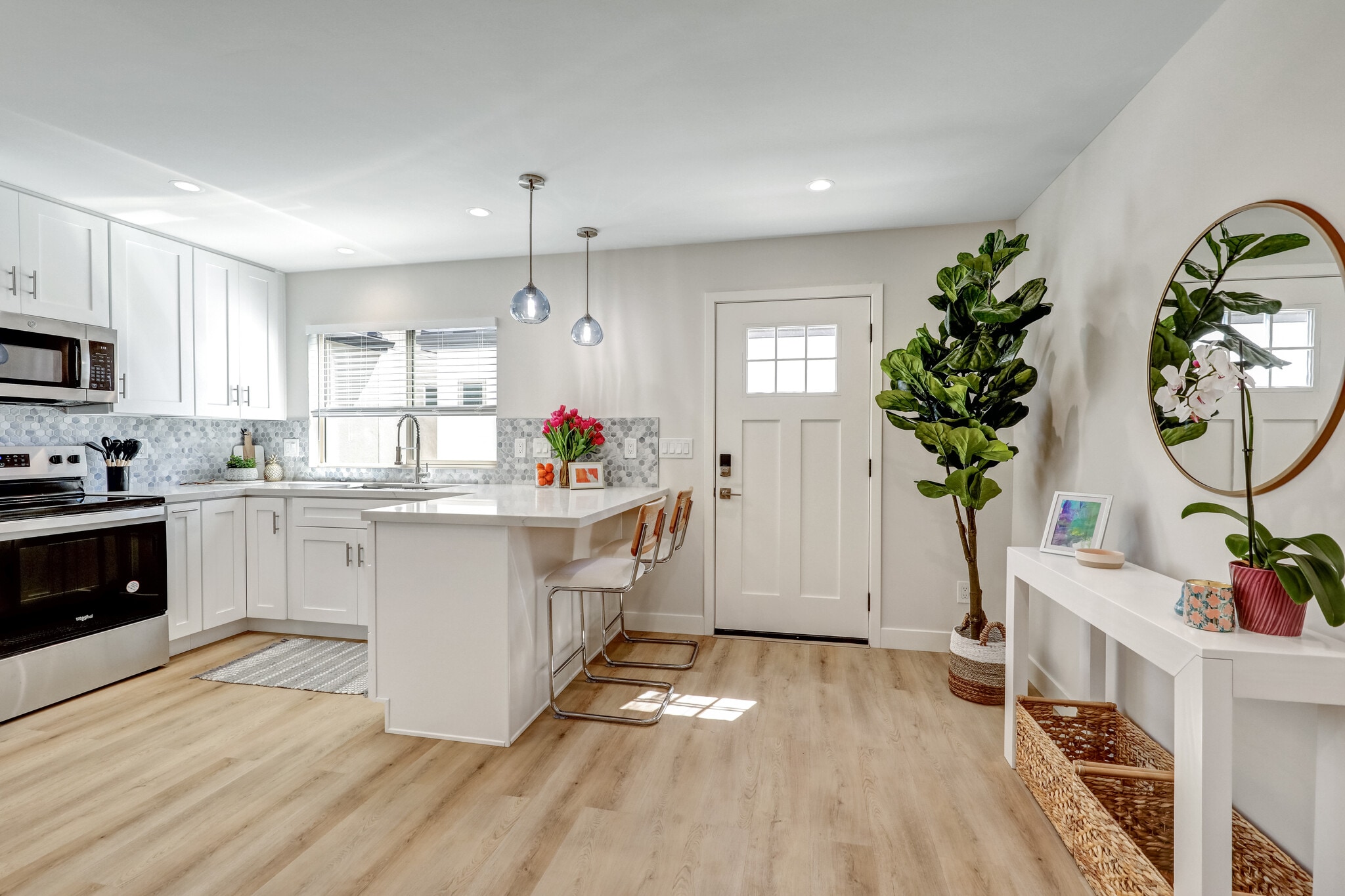 Building Photo - 940 Law St