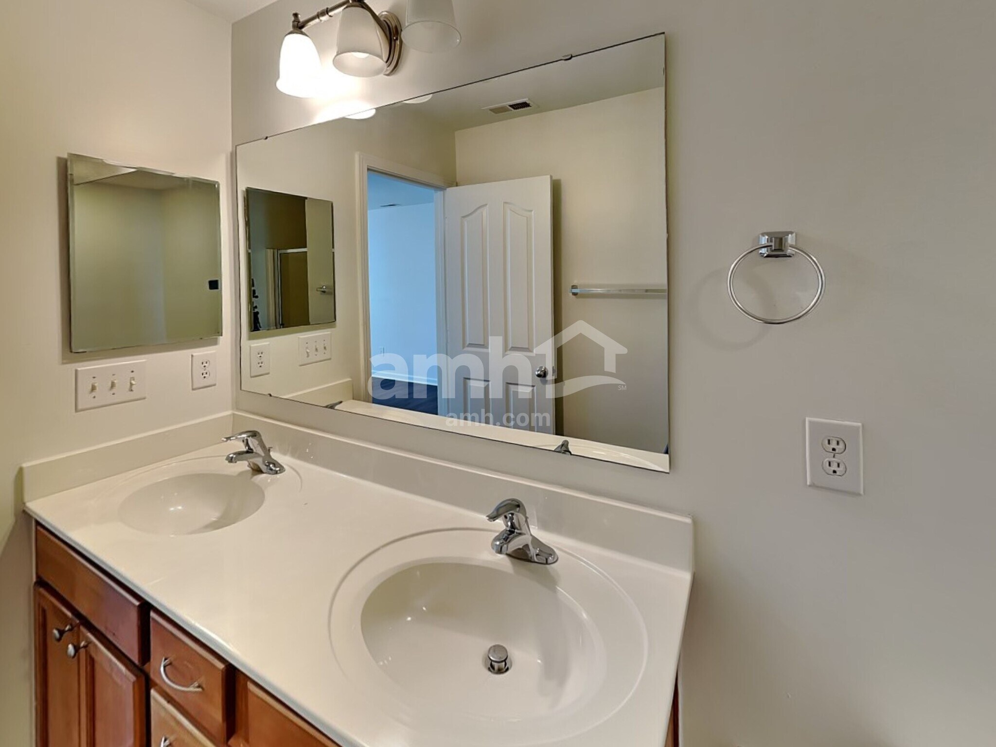 Building Photo - 5618 Stowe Derby Dr