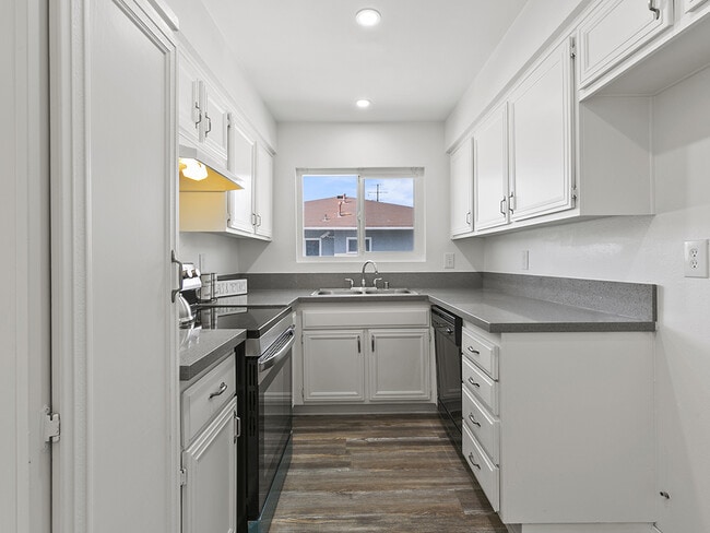 Building Photo - 20757 Plum Canyon Rd