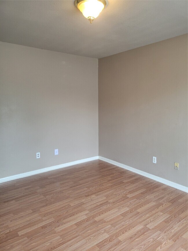 Building Photo - 4611 Knoxville St