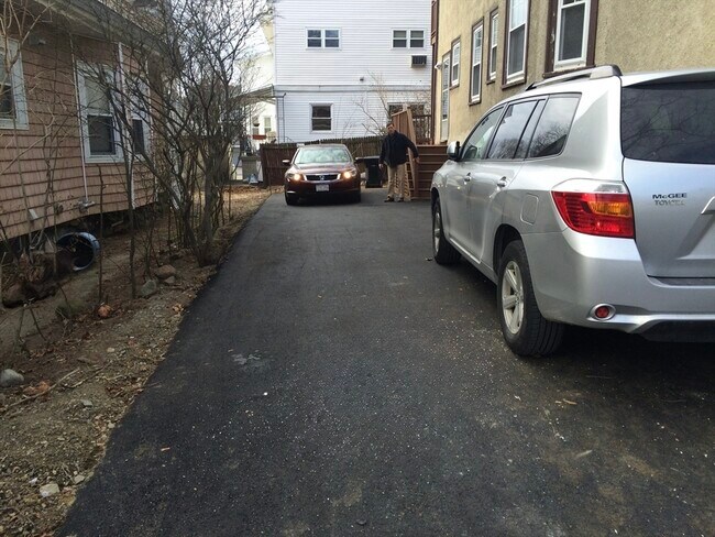 Building Photo - 126 Winsor Ave