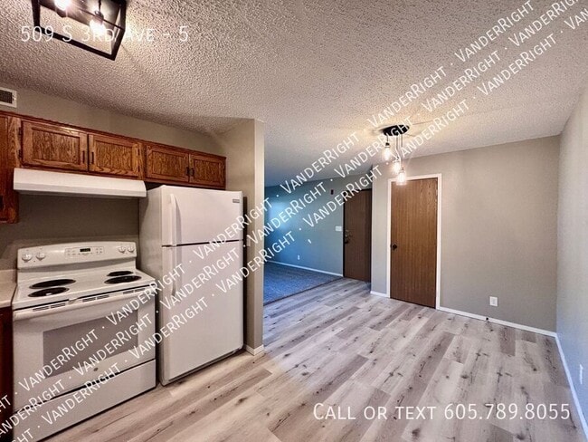 Building Photo - 509 3rd Ave
