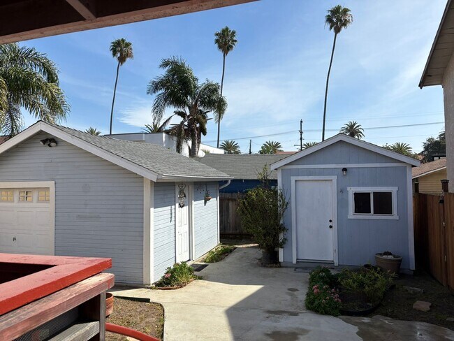 Building Photo - Lovely 2 bedrooms and 1 bathroom beach cottage in San Pedro