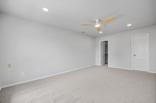 Building Photo - 4637 Chippendale Ct