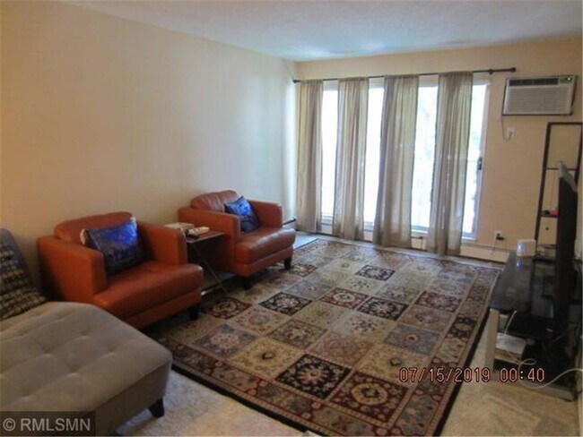 Building Photo - 1601 N Innsbruck Dr
