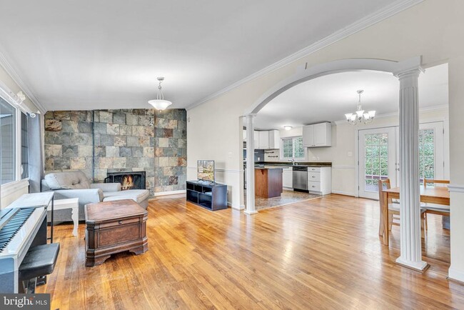 Building Photo - 4415 Elmwood Dr