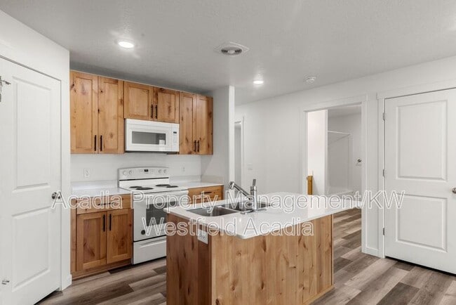 Building Photo - 5773 S 5th Ave