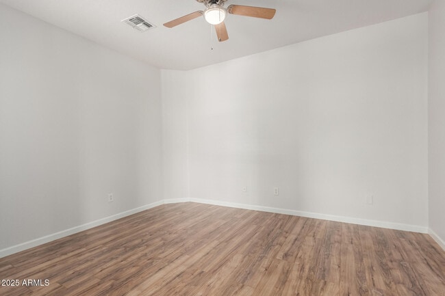 Building Photo - 4274 E Gleneagle Dr