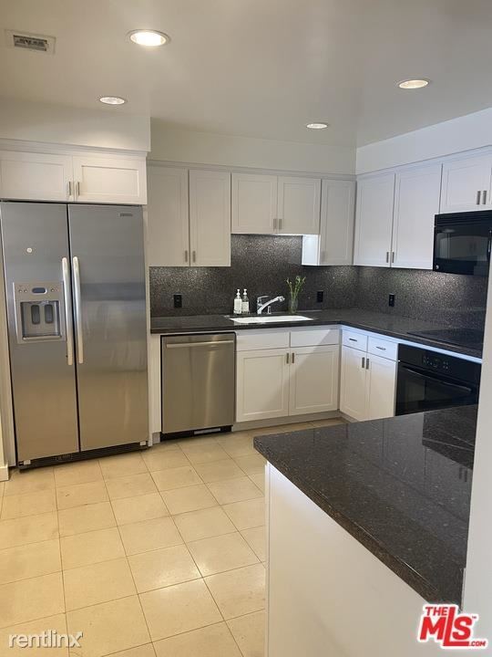 Building Photo - 10445 Wilshire Blvd