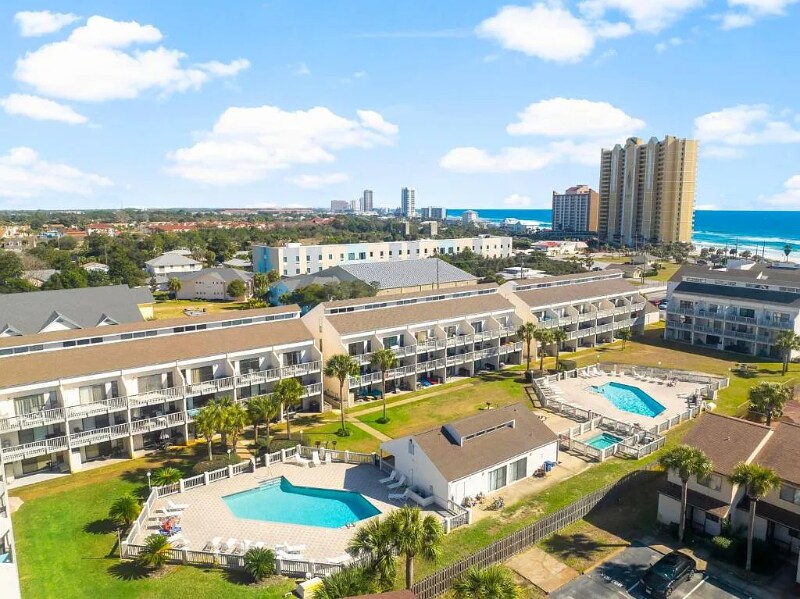 Building Photo - 17614 Front Beach Rd