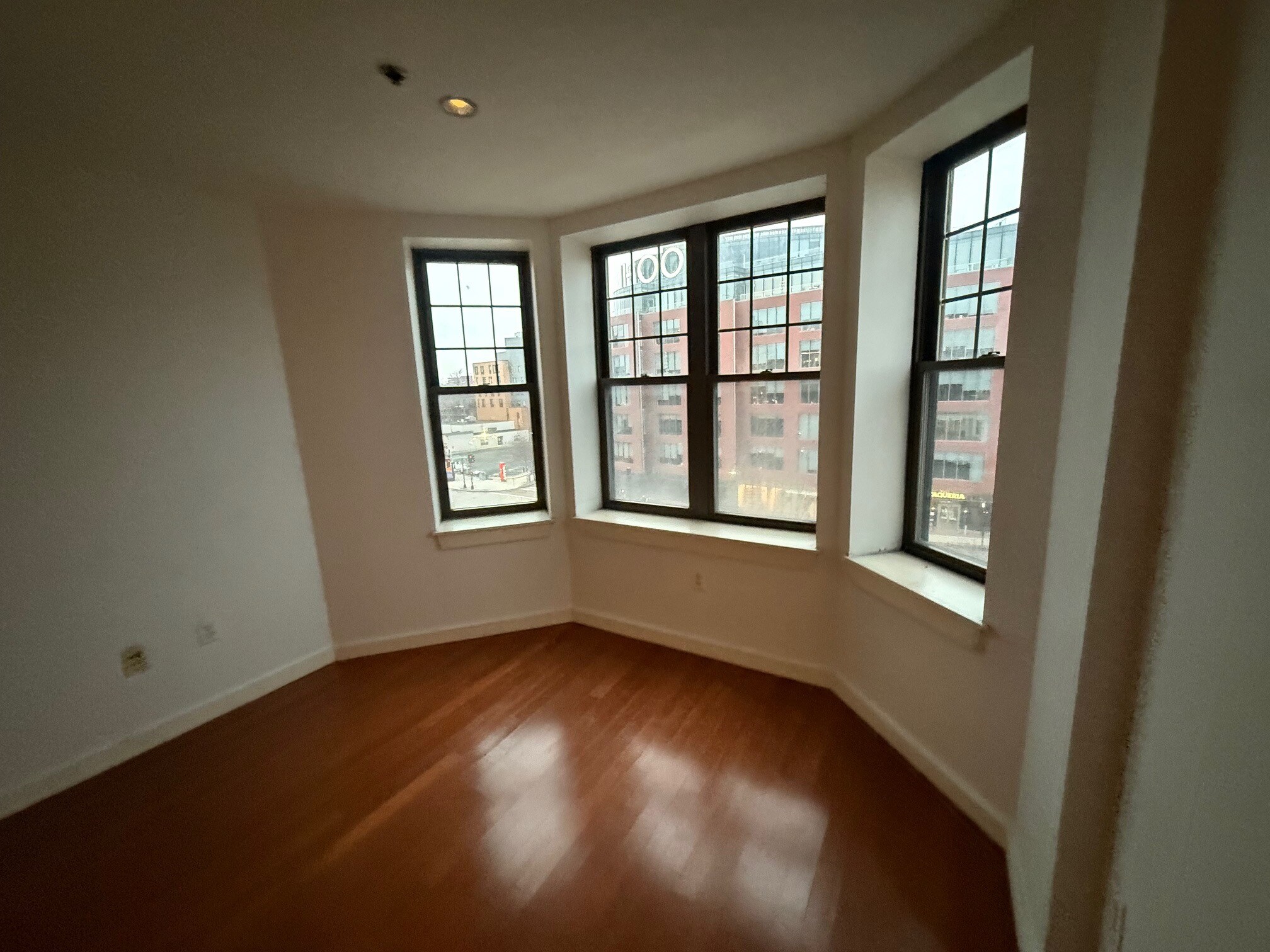 Building Photo - 535 Commonwealth Ave