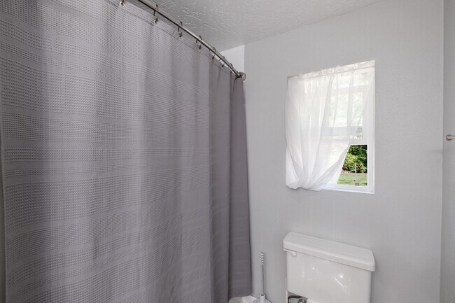 Building Photo - Rare Home on Creek Front Property!