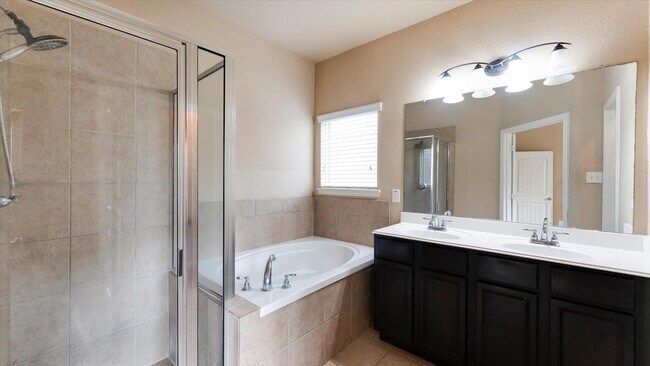 Building Photo - 5506 Casa Calvet Dr