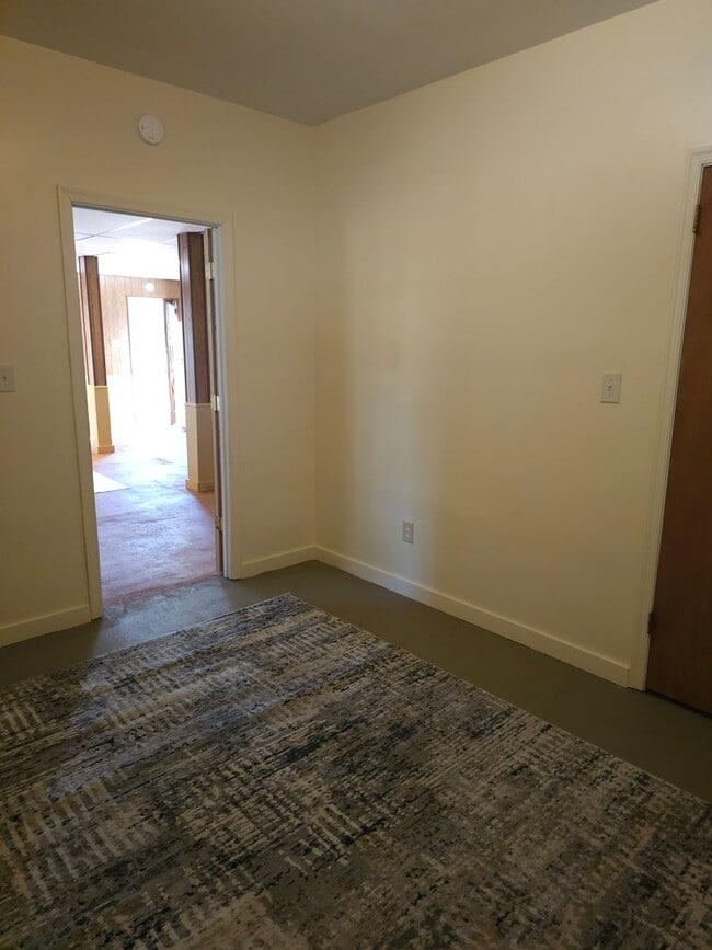 Building Photo - Ruckersville, -1 bedroom/1 bath, Terrace a...