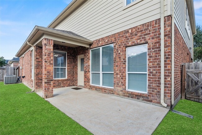 Building Photo - 15403 Redbud Dale Ct