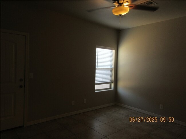 Building Photo - 945 Sheldon Ave