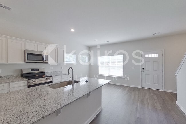 Building Photo - 2579 Banyon Cir
