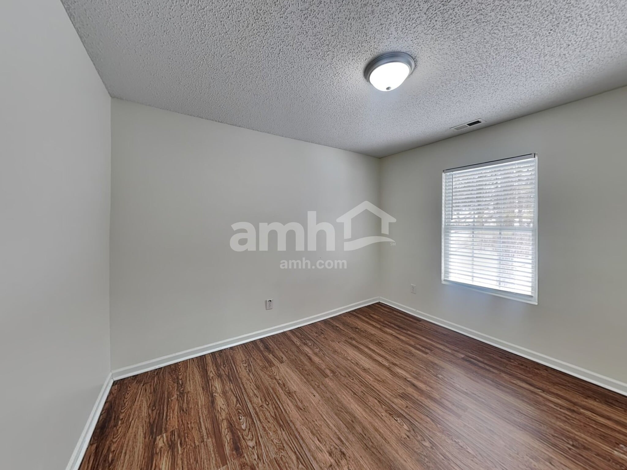 Building Photo - 5850 Mahogany Pl SW