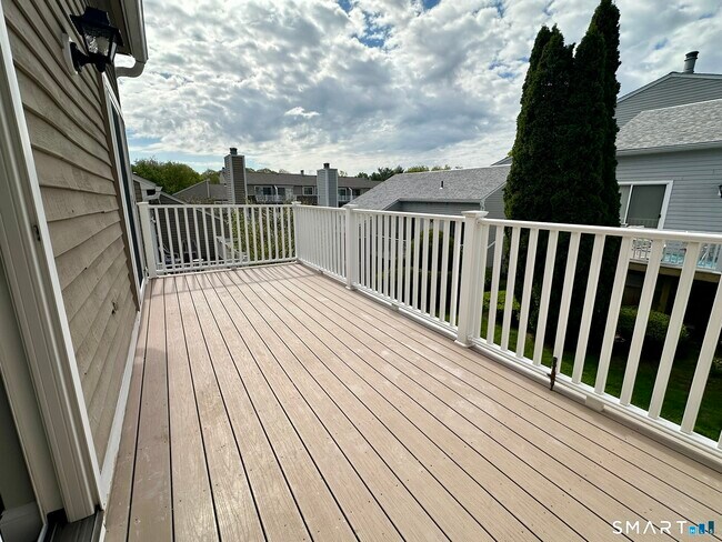 Building Photo - 629 Longfellow Dr