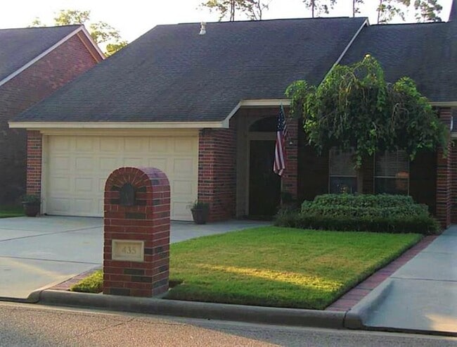 Primary Photo - 435 N Rivershire Dr