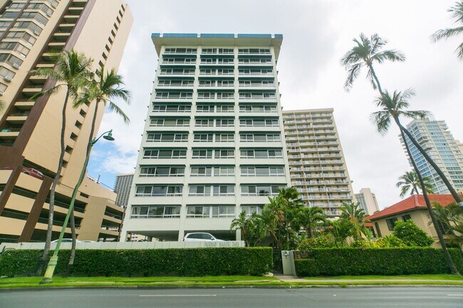 Building Photo - ? Spacious 2-Bedroom Condo at Fairway Manor – Incredible Value Near Waikiki! ?
