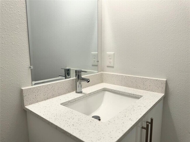 Building Photo - 1310 Tallahassee Ct