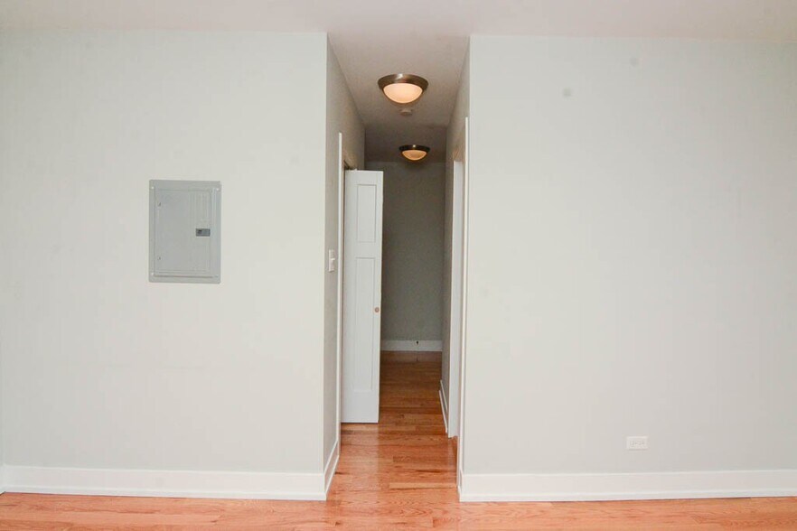 Building Photo - 2830 N Mildred Ave