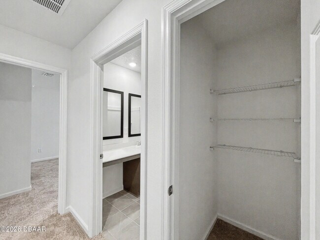 Building Photo - 55 Signet Cir