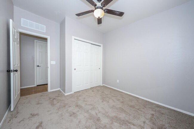 Building Photo - 12665 E Nona Ln