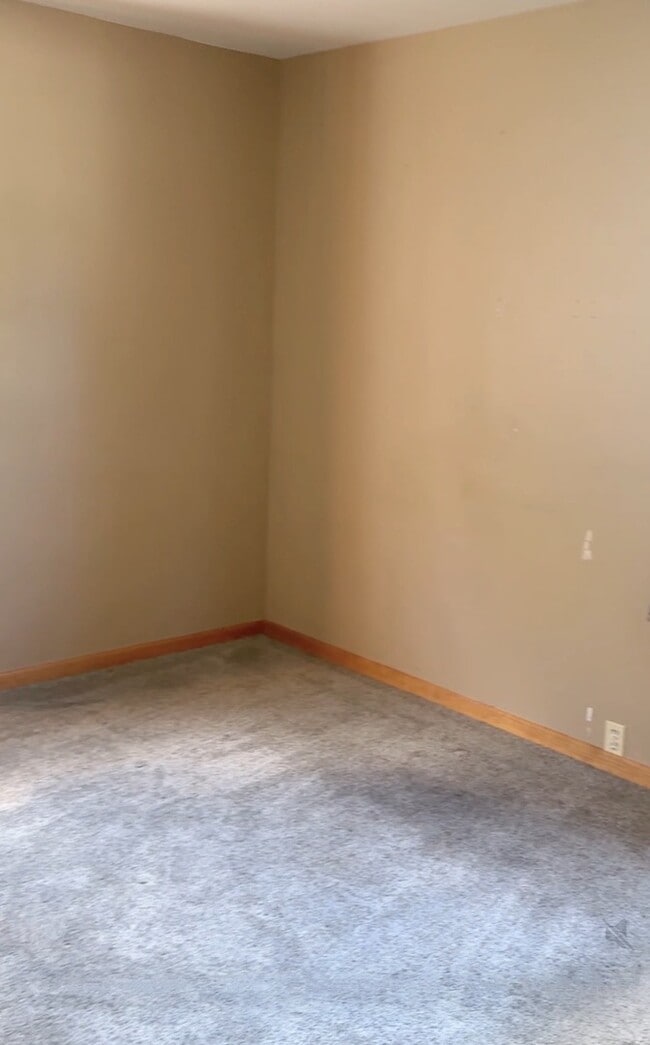 Building Photo - 517 Everette Ave