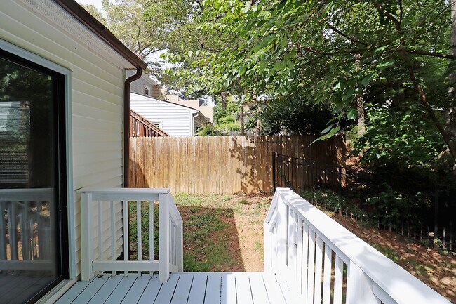Building Photo - 502 Moseley Dr