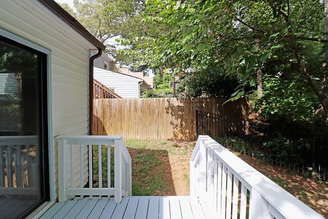 Building Photo - Pet-Friendly Fry's Spring Duplex With Fenc...
