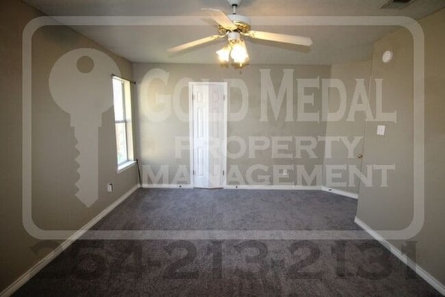 Building Photo - Lisa Lane Living – Simple, Smart & Ready for You!