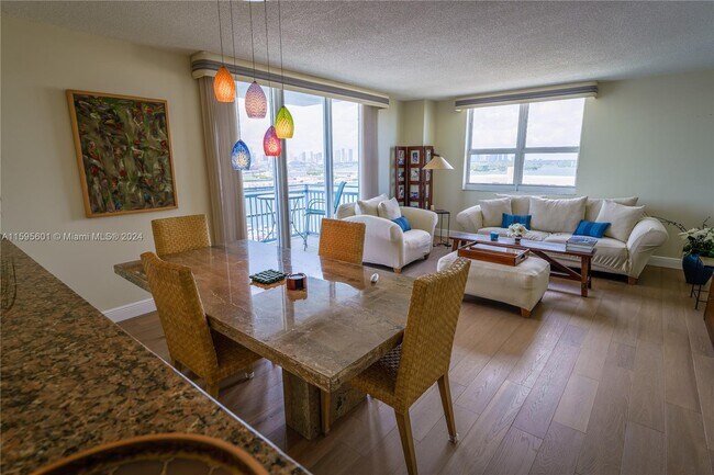 Building Photo - 90 Alton Rd