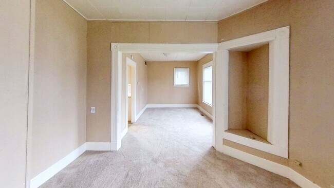 Building Photo - Single Family home located in the York Neighborhood