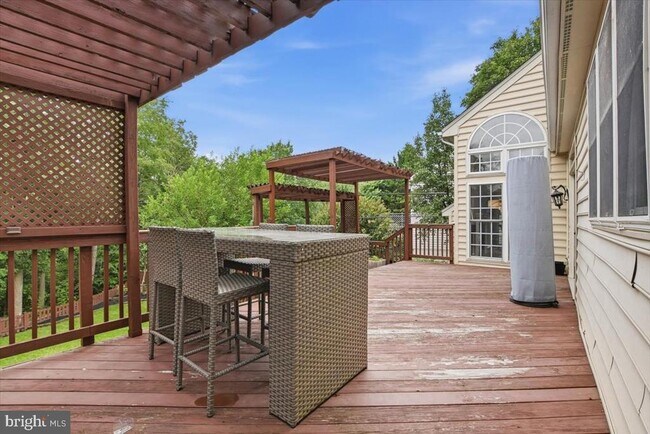 Building Photo - 9255 Bowers Brook Pl