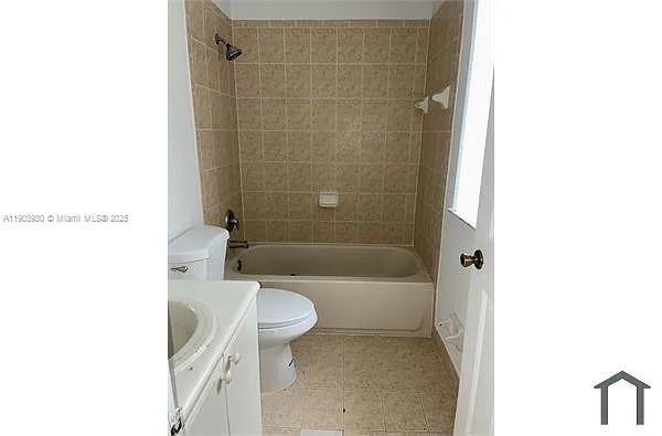 Building Photo - 2704 SE 15th Pl