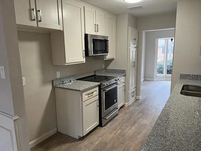 Building Photo - 5915 Mission Ridge Dr