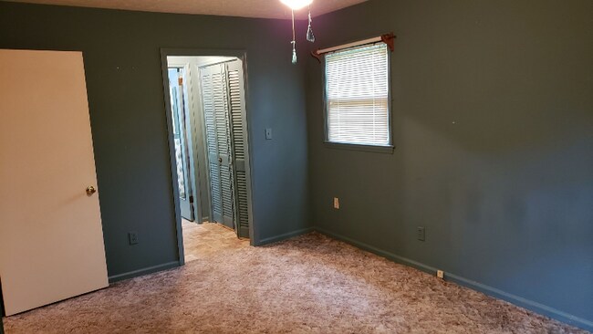 Building Photo - 280 Yeatts Rd