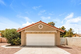 Building Photo - 601 Freeburg Pl