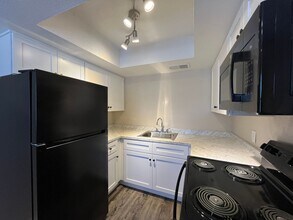 Building Photo - Raven