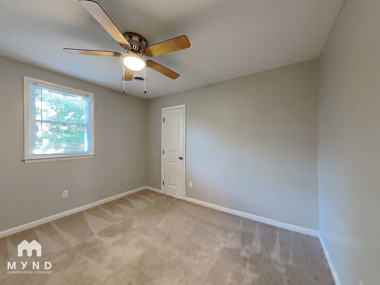 Building Photo - 741 Bunche Dr