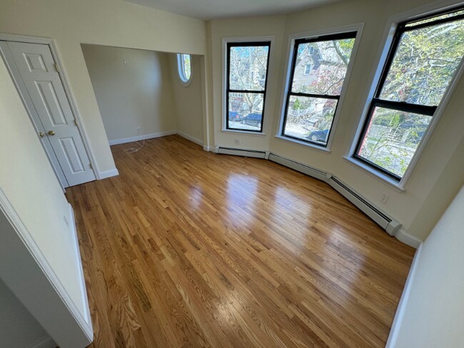 Building Photo - 30-32 N Terrace Ave