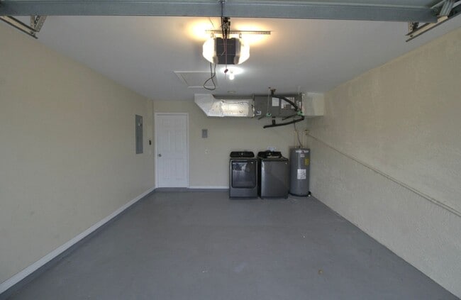 Building Photo - Spacious Duplex in SW Cape Coral