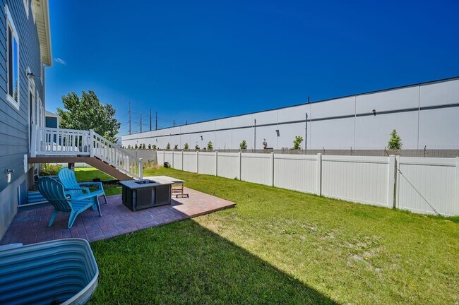 Building Photo - 774 Star Spangled Dr