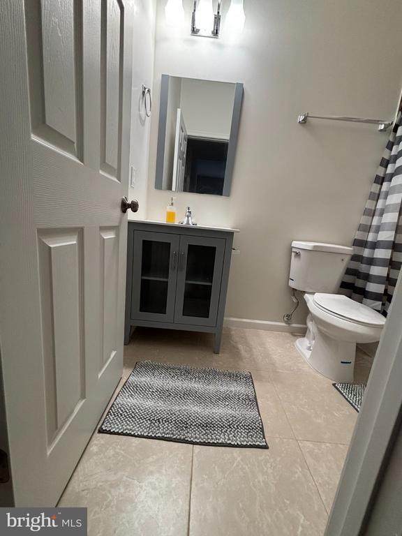 Building Photo - 6005 Eads St NE