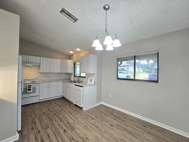 Building Photo - 4604 Dillwyn Dr
