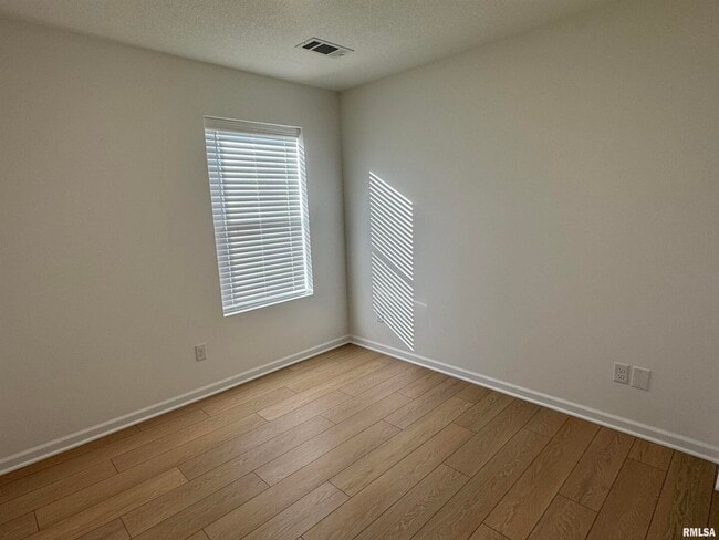 Building Photo - 5894 Butterfield Ct