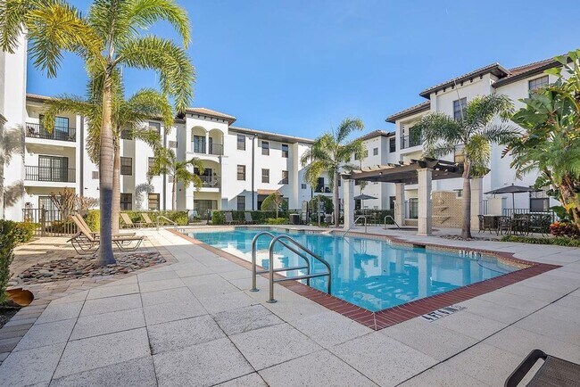 Building Photo - Spacious 1 bedroom overlooking pool at The Registry!