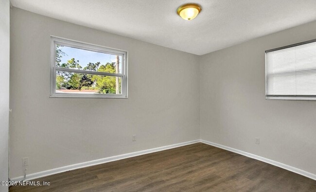 Building Photo - 5013 Chivalry Dr